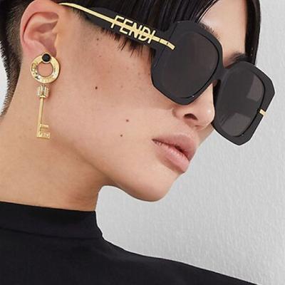 DESIGNER FRAMES